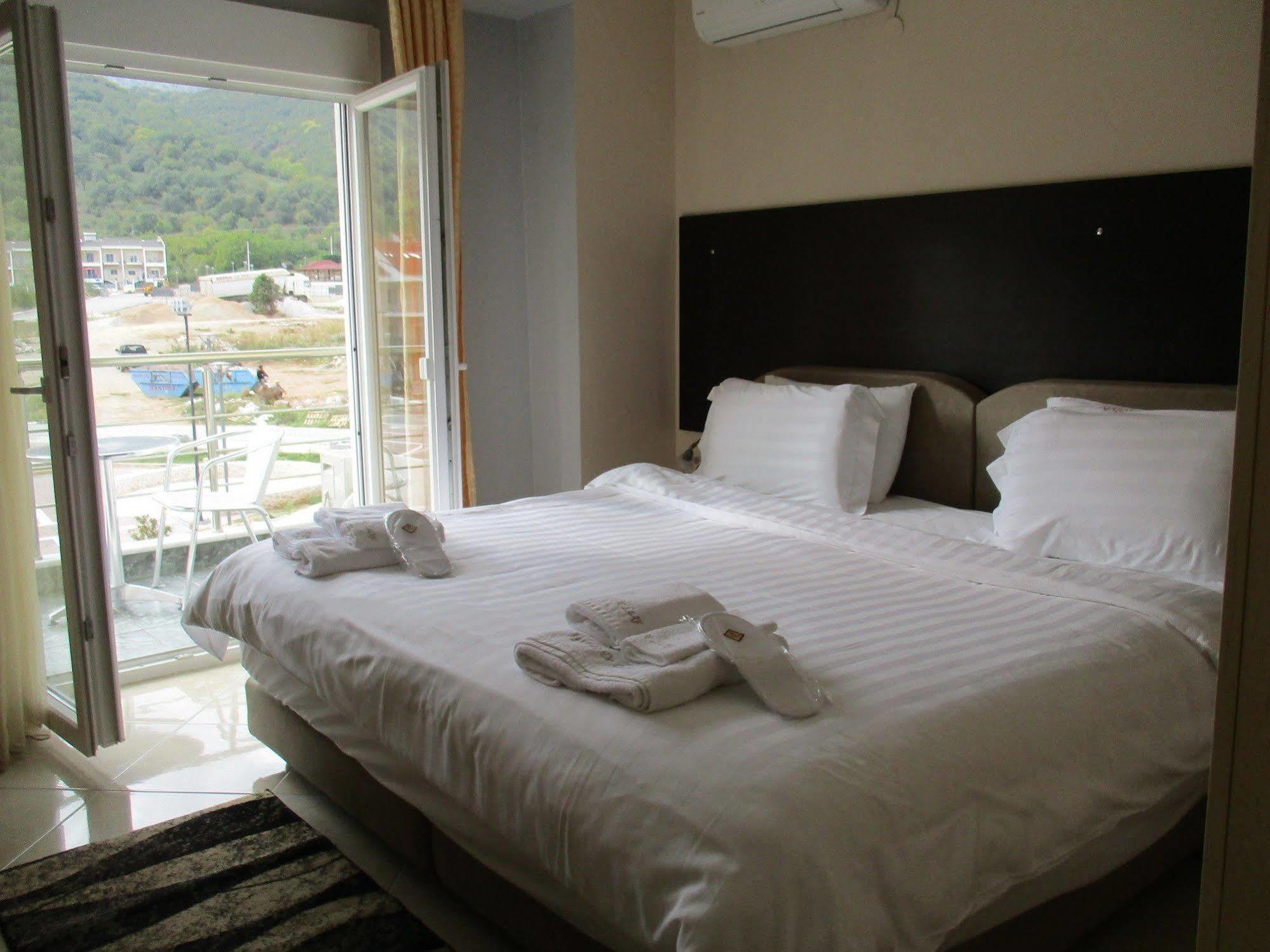 Kyknos De Luxe Suites & Rooms Kastoria Exterior photo